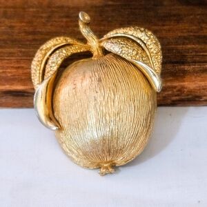 Sarah Coventry Vintage Gold Apple Brooch